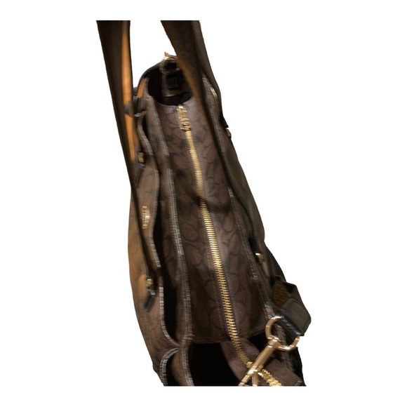 Coach Baby Bag - Excellent Condition with Adjustable Strap - Affordable Luxury! - Picture 11 of 14